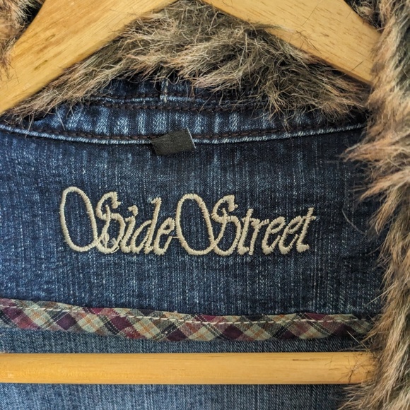 90's jean jacket with fur collar - Picture 3 of 5